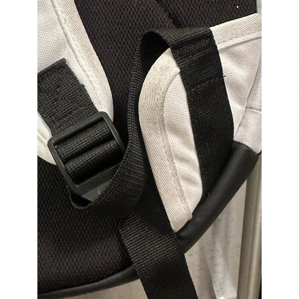 Nike Elite 32L Large Backpack White/Black Zip Padded Adjustable 4-Pocket